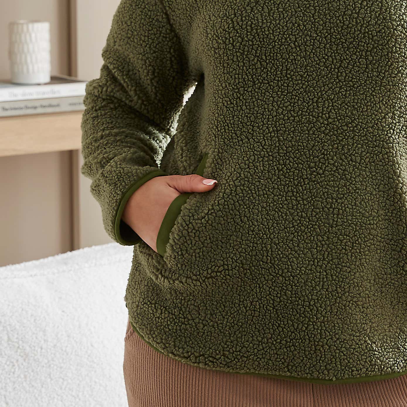 Carousel zoom image position 2 of 3