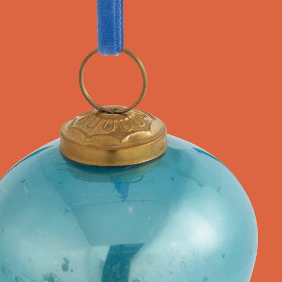 Carousel navigation image position 3 of 3