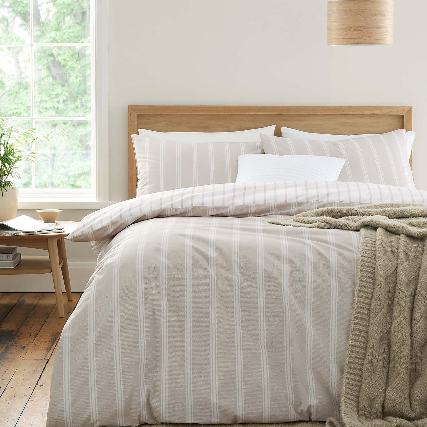 Carousel zoom image position 1 of 7