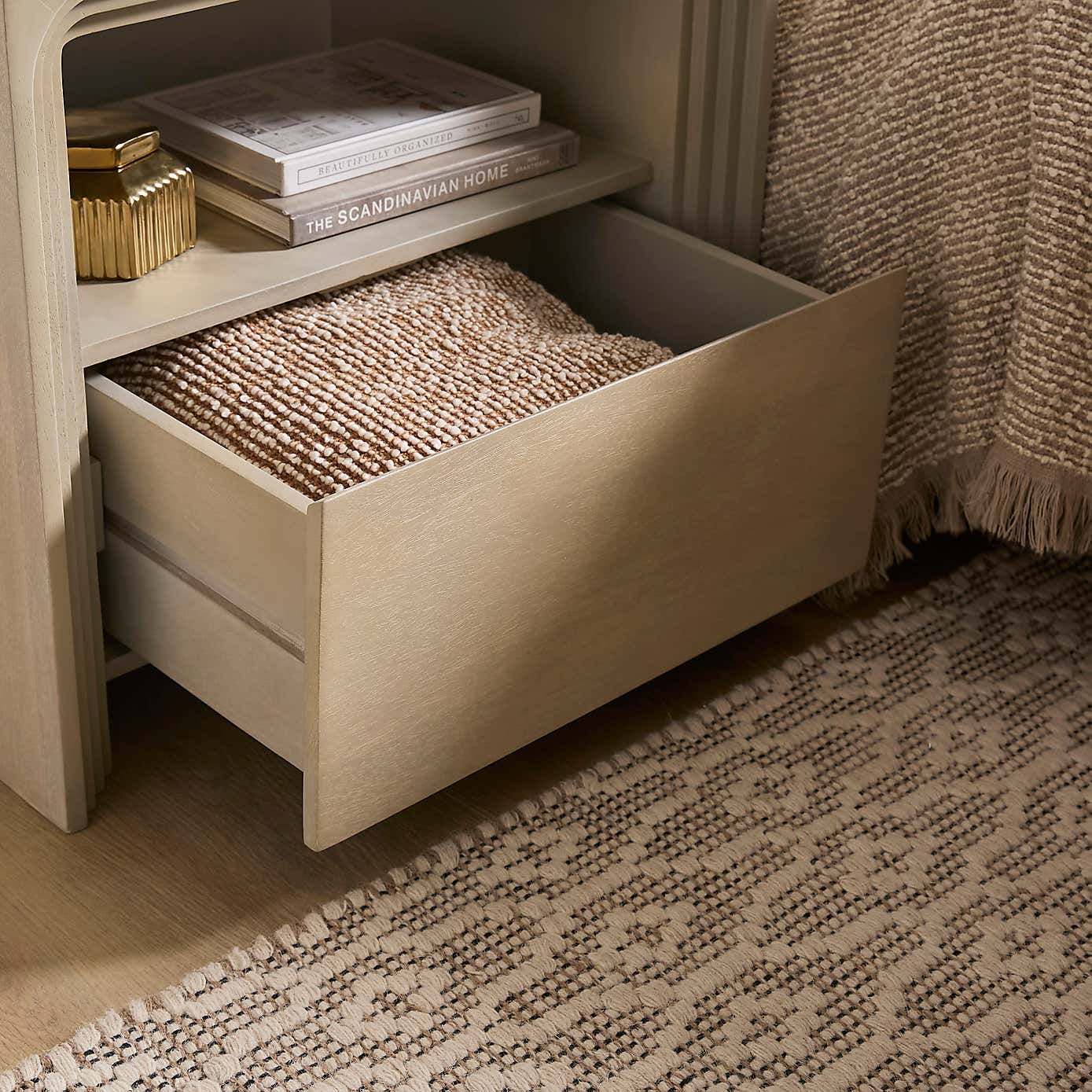 Carousel zoom image position 3 of 7