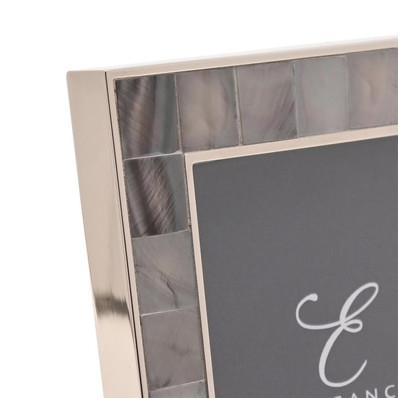 Carousel navigation image position 2 of 6