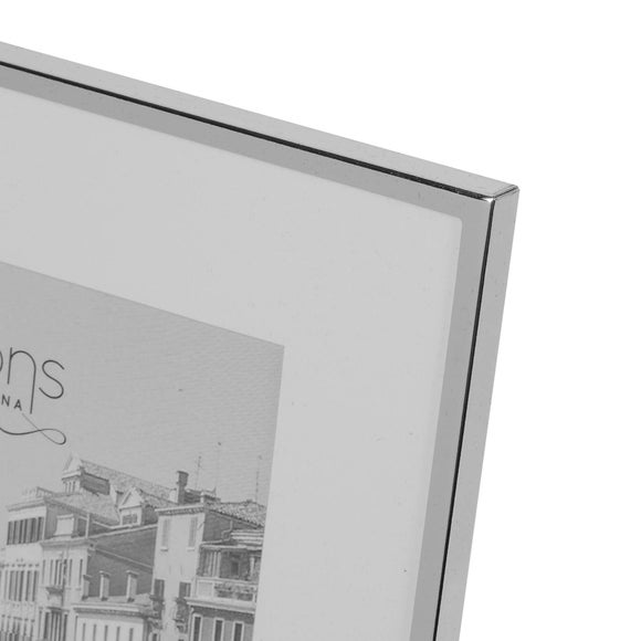 Carousel navigation image position 2 of 3