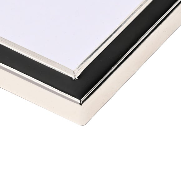 Carousel navigation image position 2 of 3