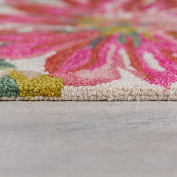 Carousel navigation image position 4 of 6