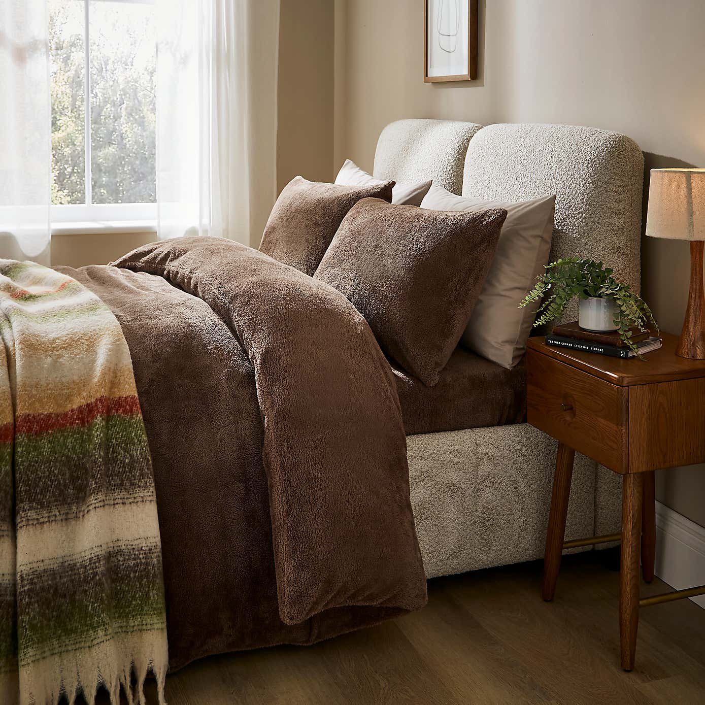 Carousel zoom image position 3 of 6