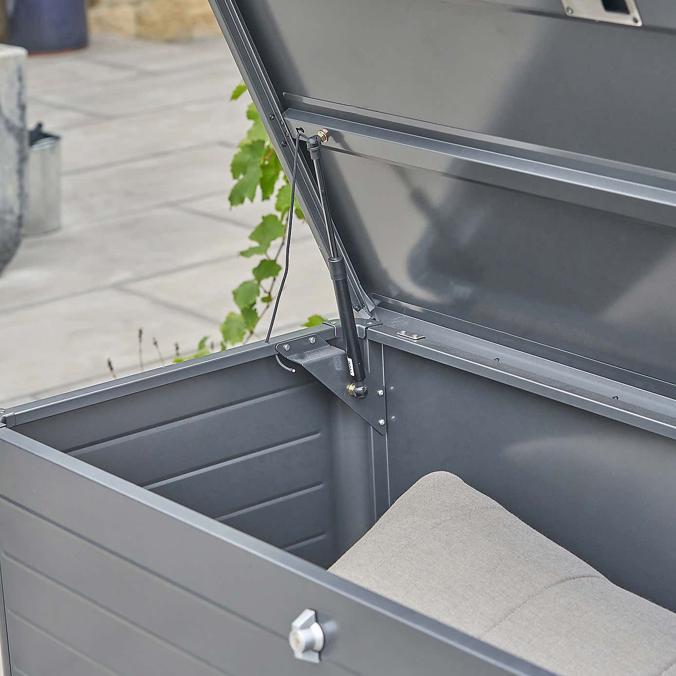 Carousel zoom image position 6 of 10