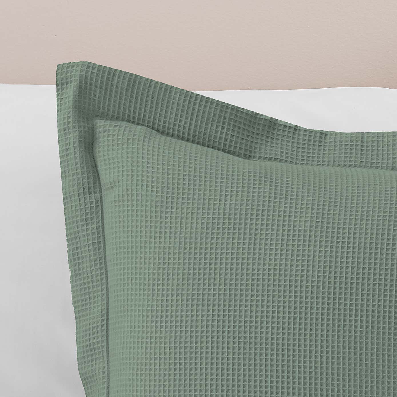 Carousel zoom image position 2 of 3