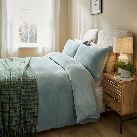 Carousel navigation image position 3 of 6