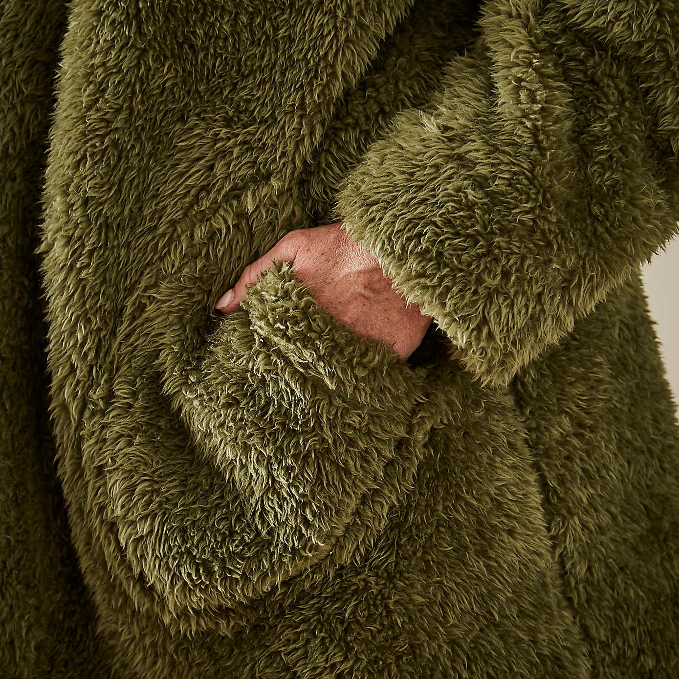 Carousel zoom image position 3 of 4