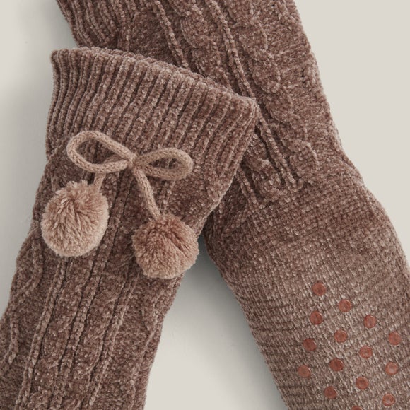 Carousel navigation image position 2 of 3