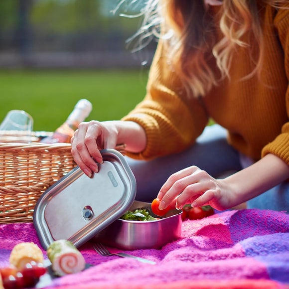 Carousel navigation image position 3 of 5