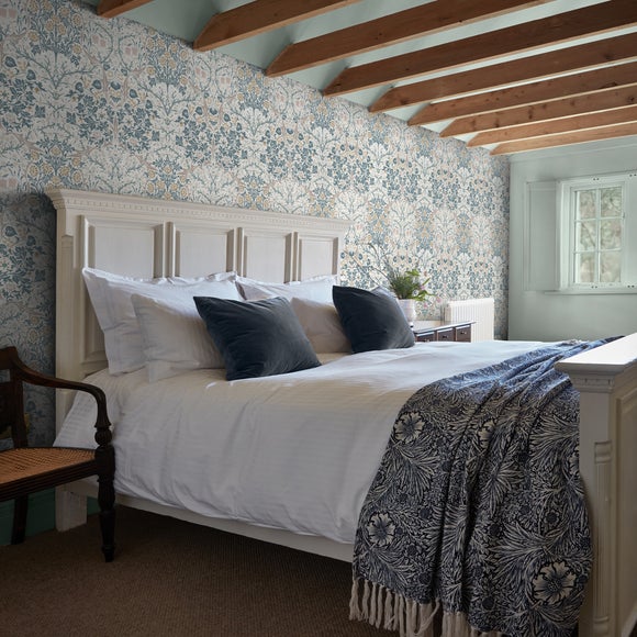 William Morris At Home Blackthorn Daydream Wallpaper