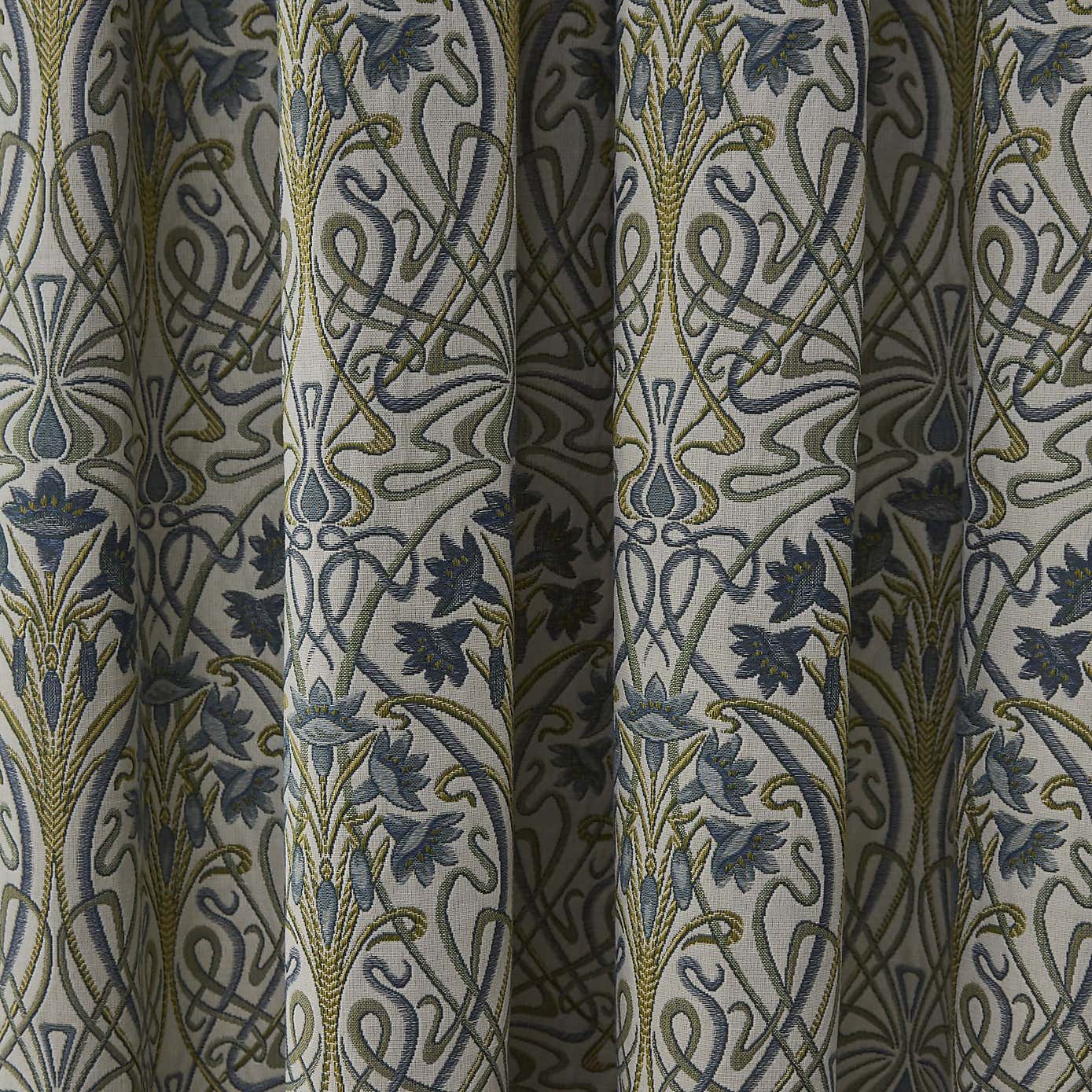 Carousel zoom image position 3 of 8