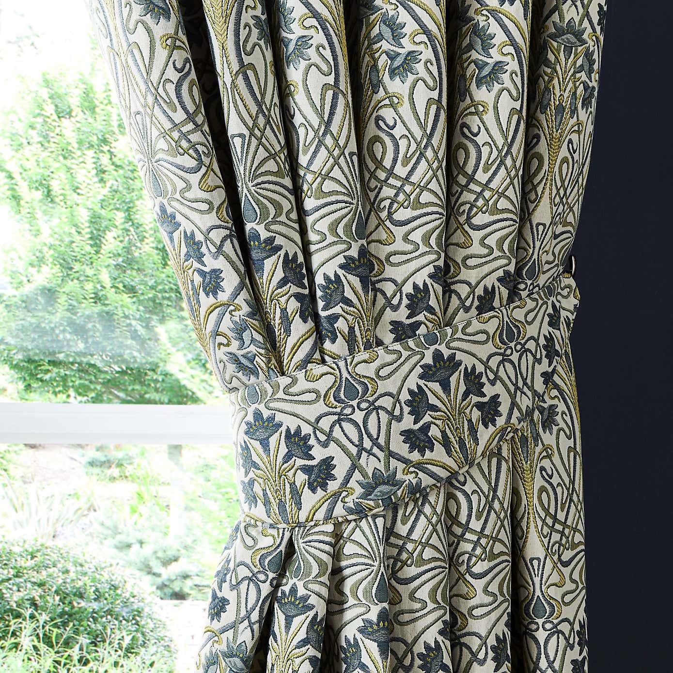 Carousel zoom image position 5 of 8