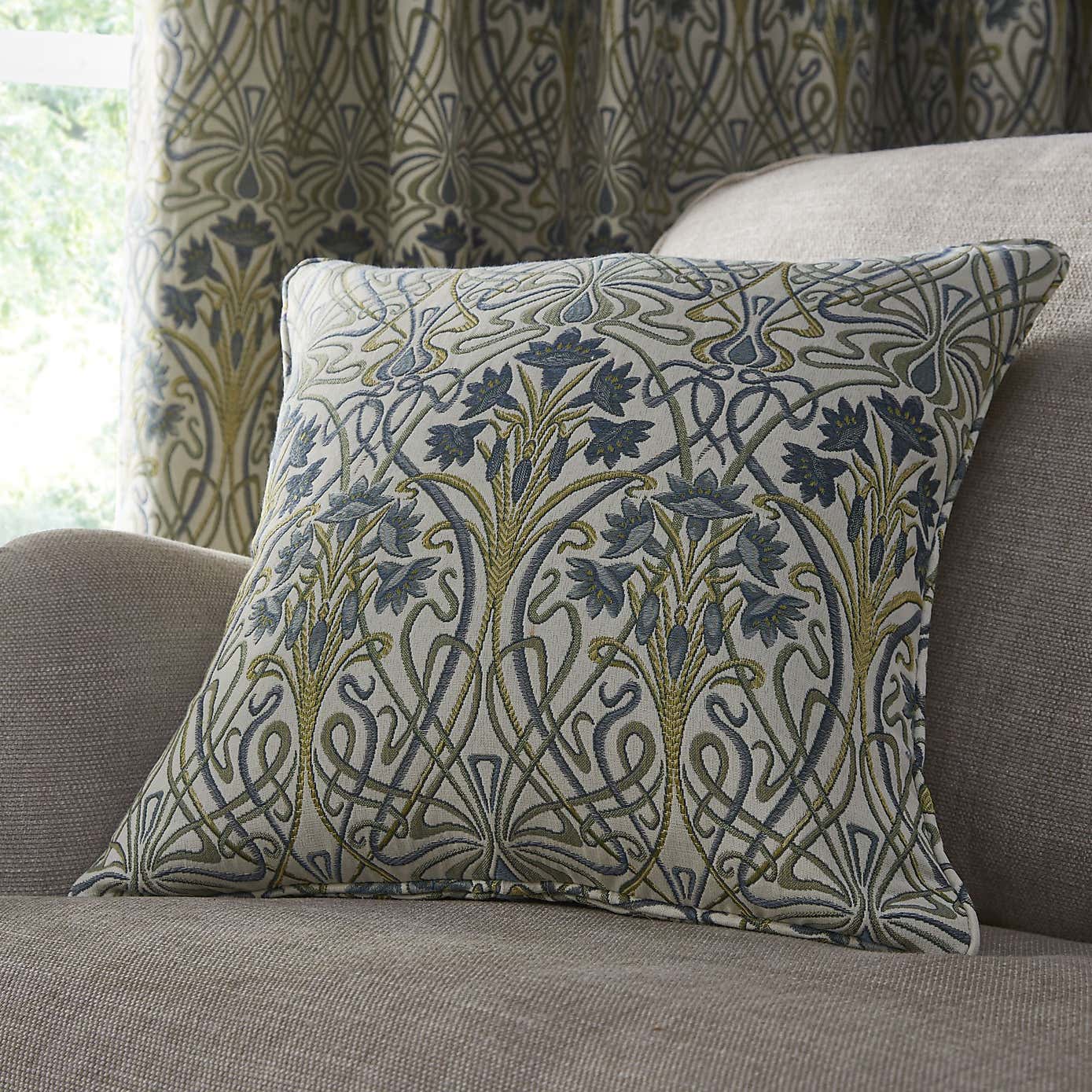 Carousel zoom image position 6 of 8