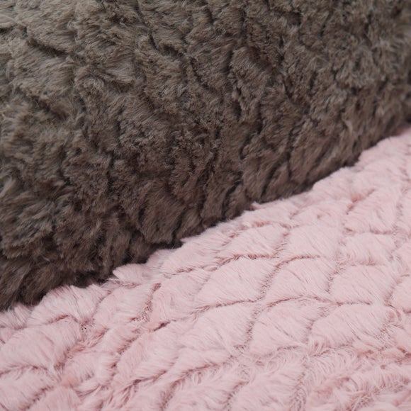 Carousel navigation image position 3 of 7