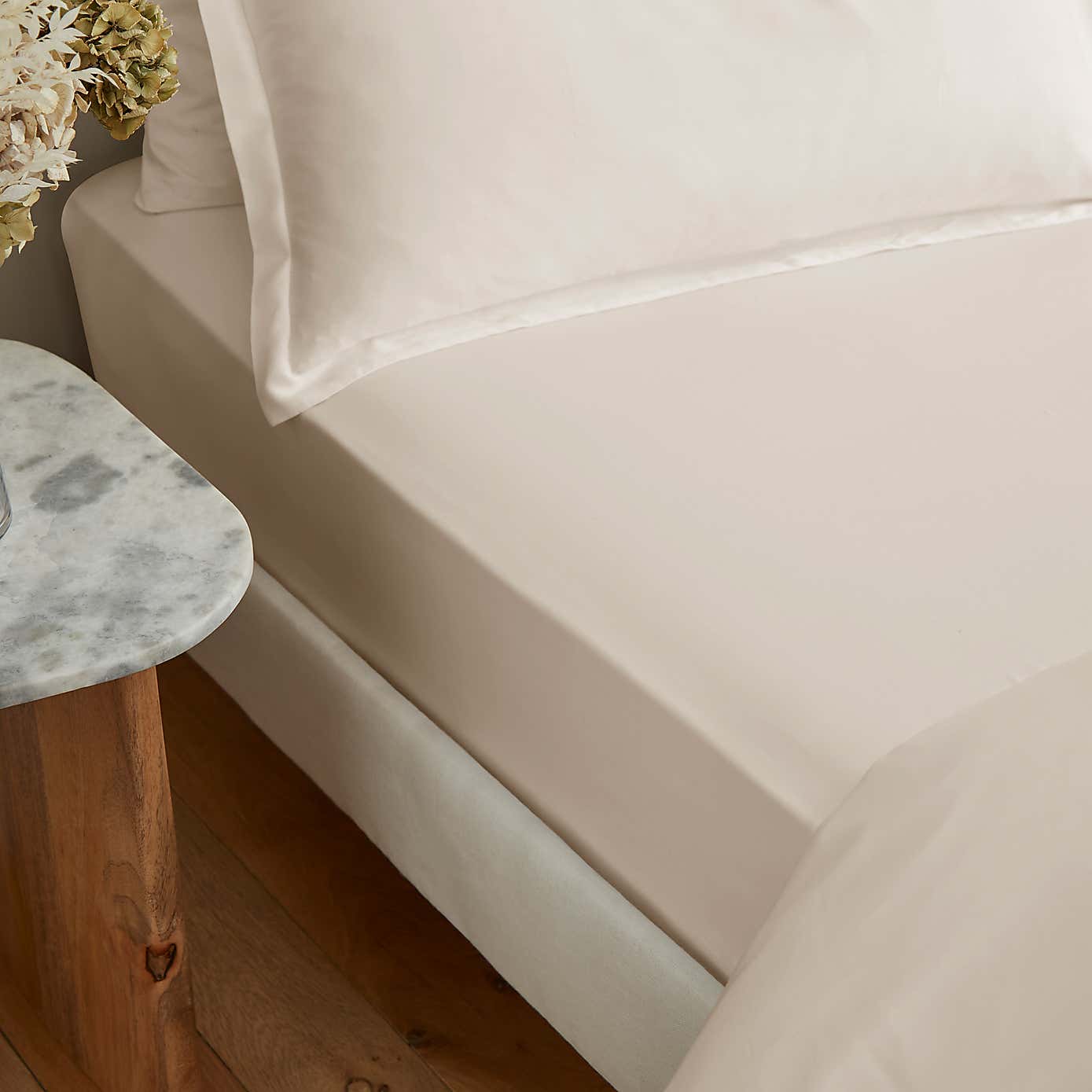 Carousel zoom image position 1 of 3