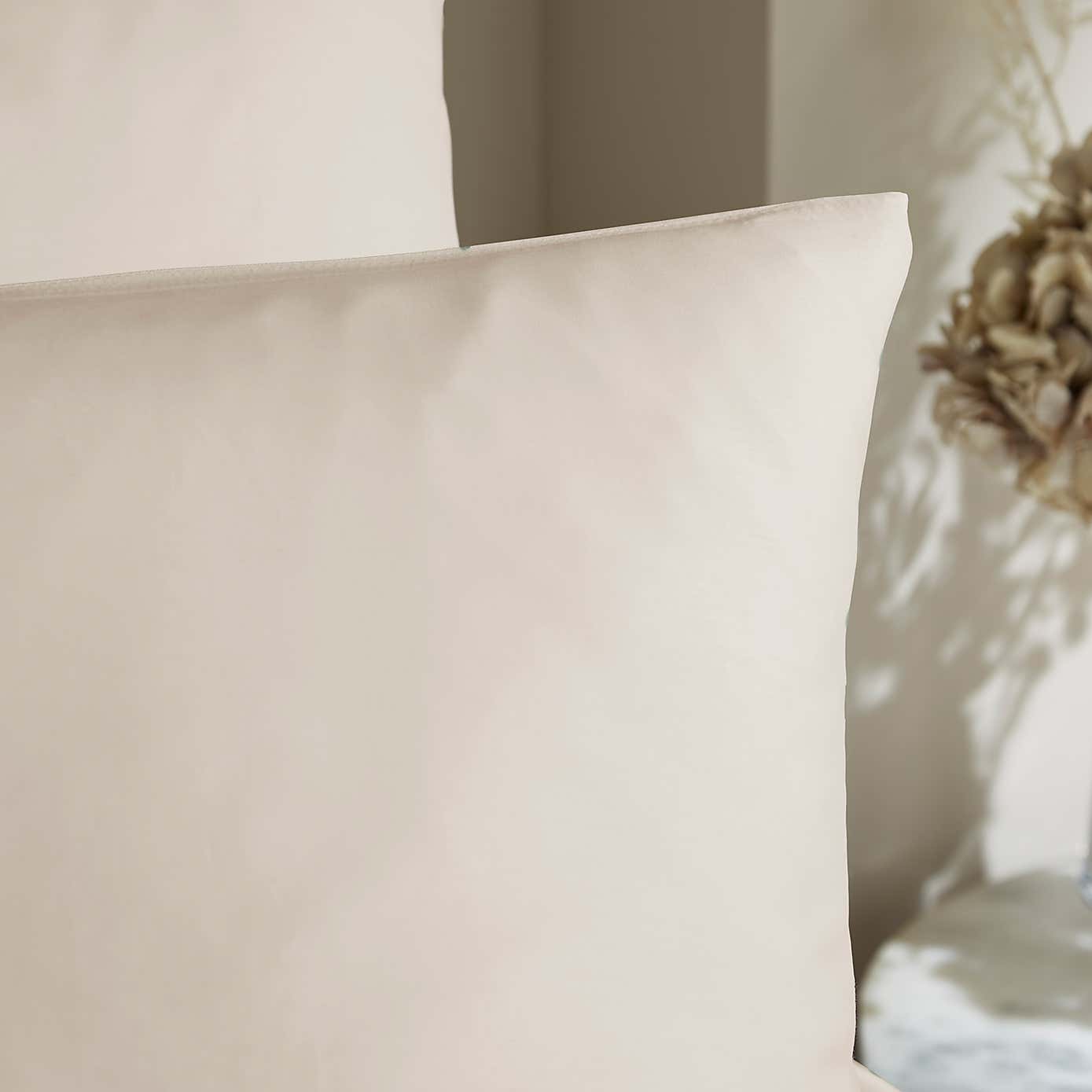 Carousel zoom image position 2 of 3