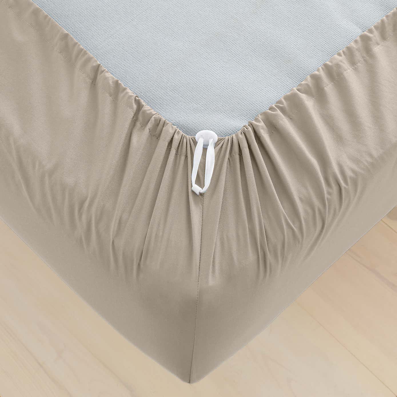 Carousel zoom image position 3 of 4