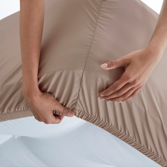 Carousel navigation image position 3 of 6