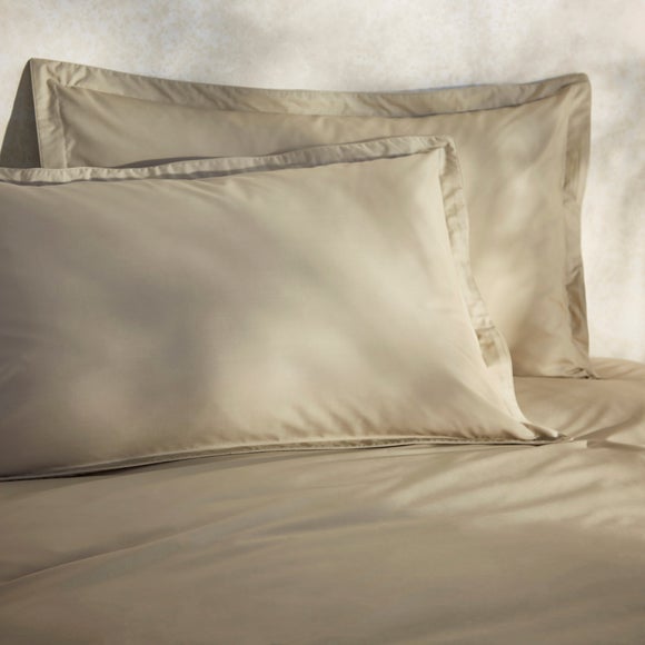 View 100 Egyptian Cotton 220 Thread Count Oxford Pillowcase View 100 Egyptian Cotton 220 Thread Count Oxford Pillowcase