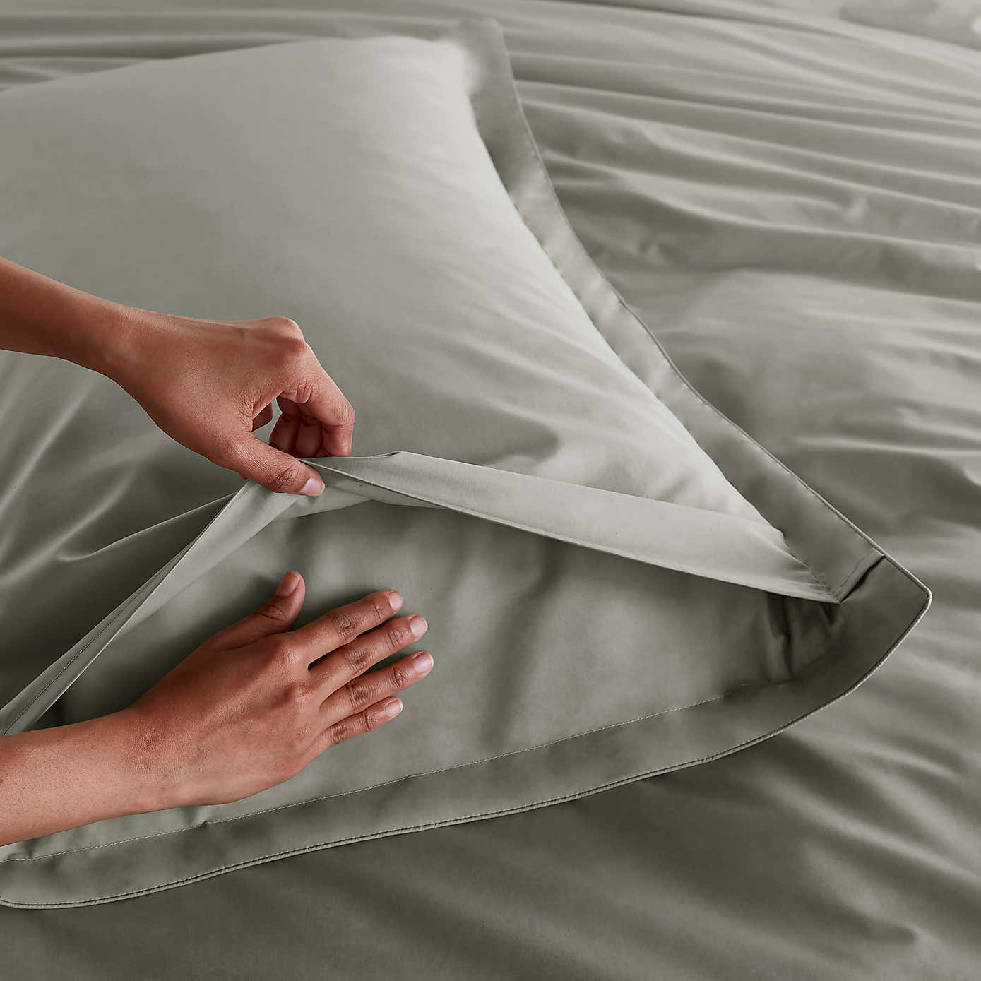 Carousel zoom image position 3 of 3