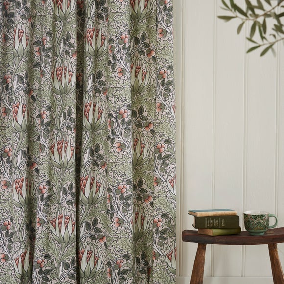 Carousel navigation image position 3 of 5