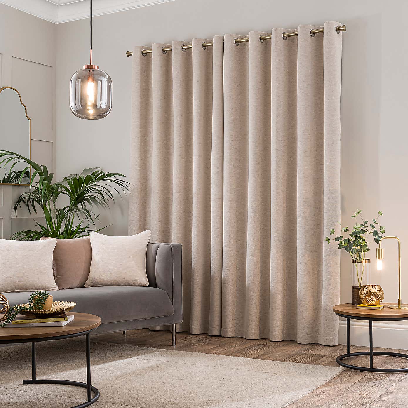 Carousel zoom image position 4 of 7