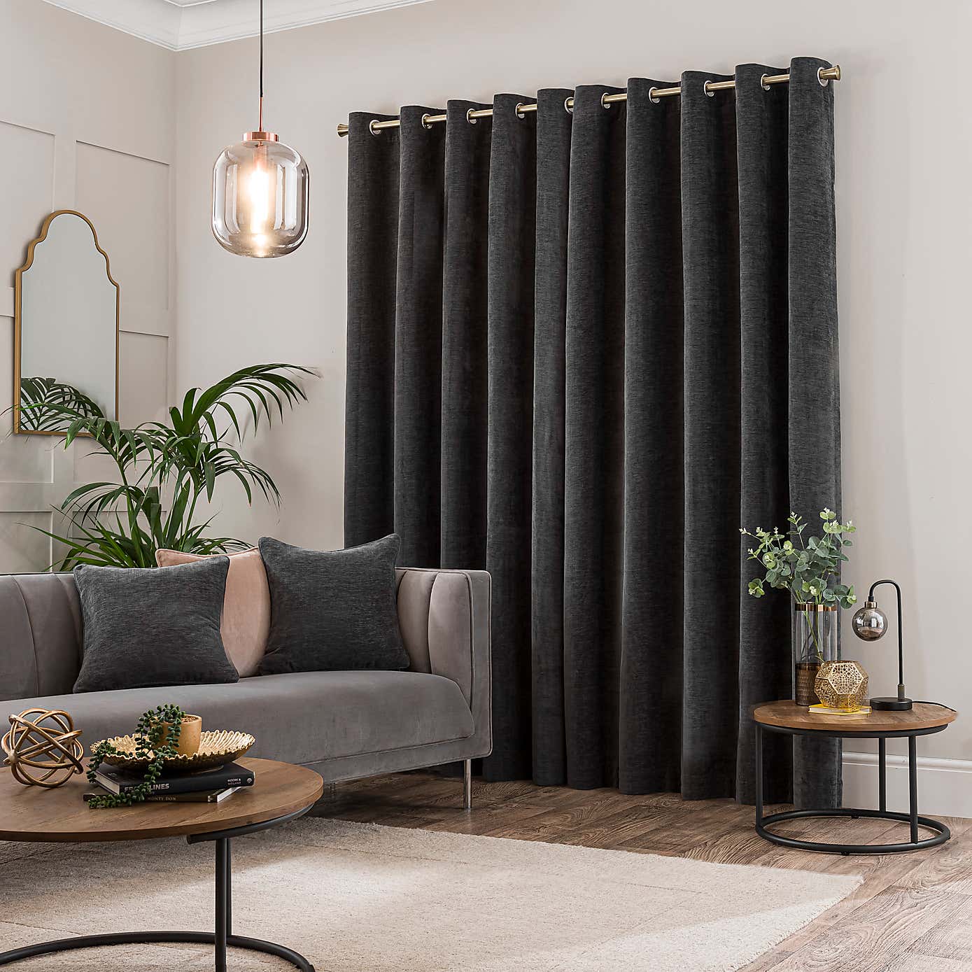 Carousel zoom image position 4 of 7