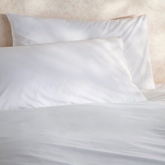 100% Egyptian Cotton 220 Thread Count Standard Pillowcase Pair