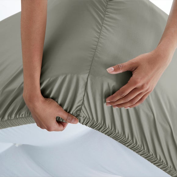 Carousel navigation image position 3 of 6