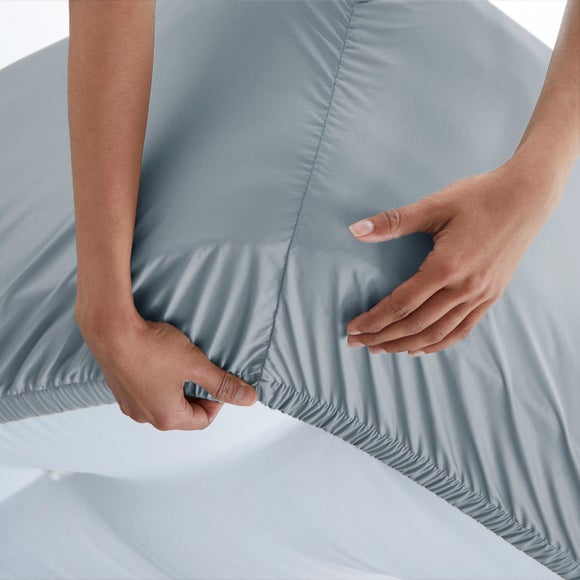 Carousel navigation image position 3 of 6