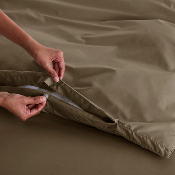 Carousel navigation image position 3 of 5