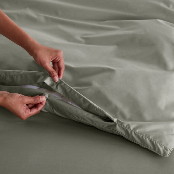 Carousel navigation image position 3 of 5