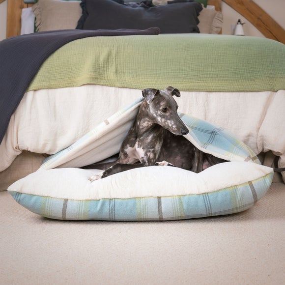 Lords and Labradors Balmoral Tweed Sleepy Burrow Dog Bed