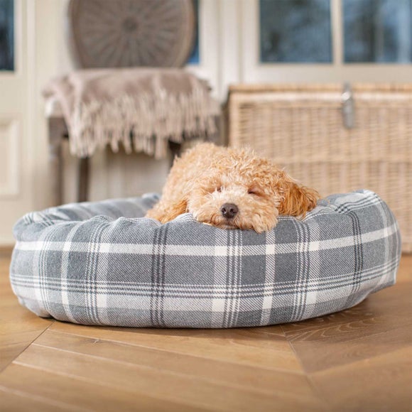 Lords and Labradors Balmoral Donut Dog Bed