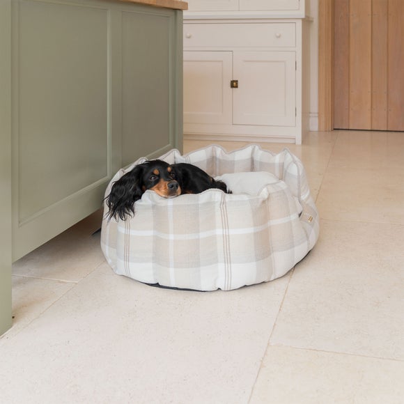 View Lords And Labradors Balmoral High Wall Dog Bed View Lords And Labradors Balmoral High Wall Dog Bed
