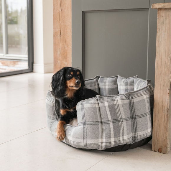 Lords and Labradors Balmoral High Wall Dog Bed