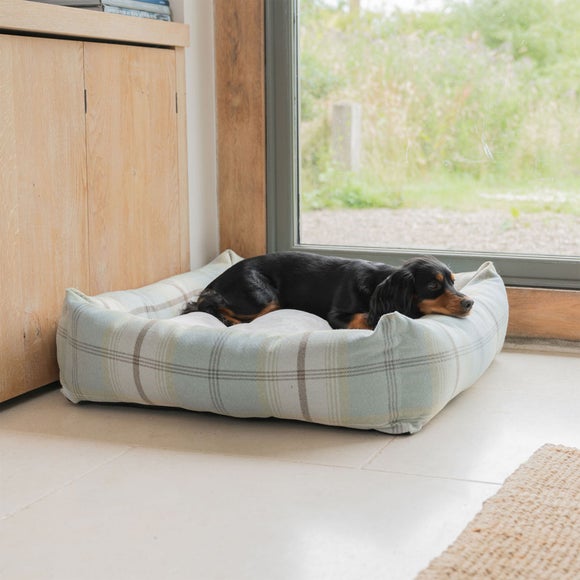 Click to view product details and reviews for Lords And Labradors Balmoral Box Dog Bed.