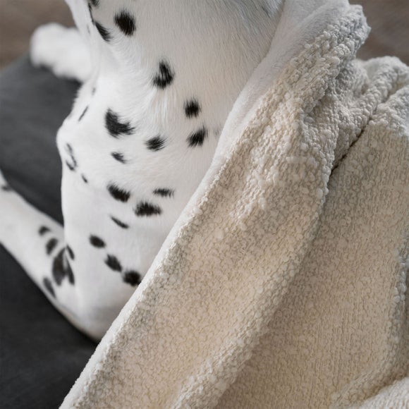 Lords and Labradors Boucle Dog Blanket