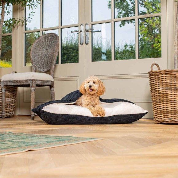 Lords And Labradors Essentials Sleepy Burrow Dog Bed