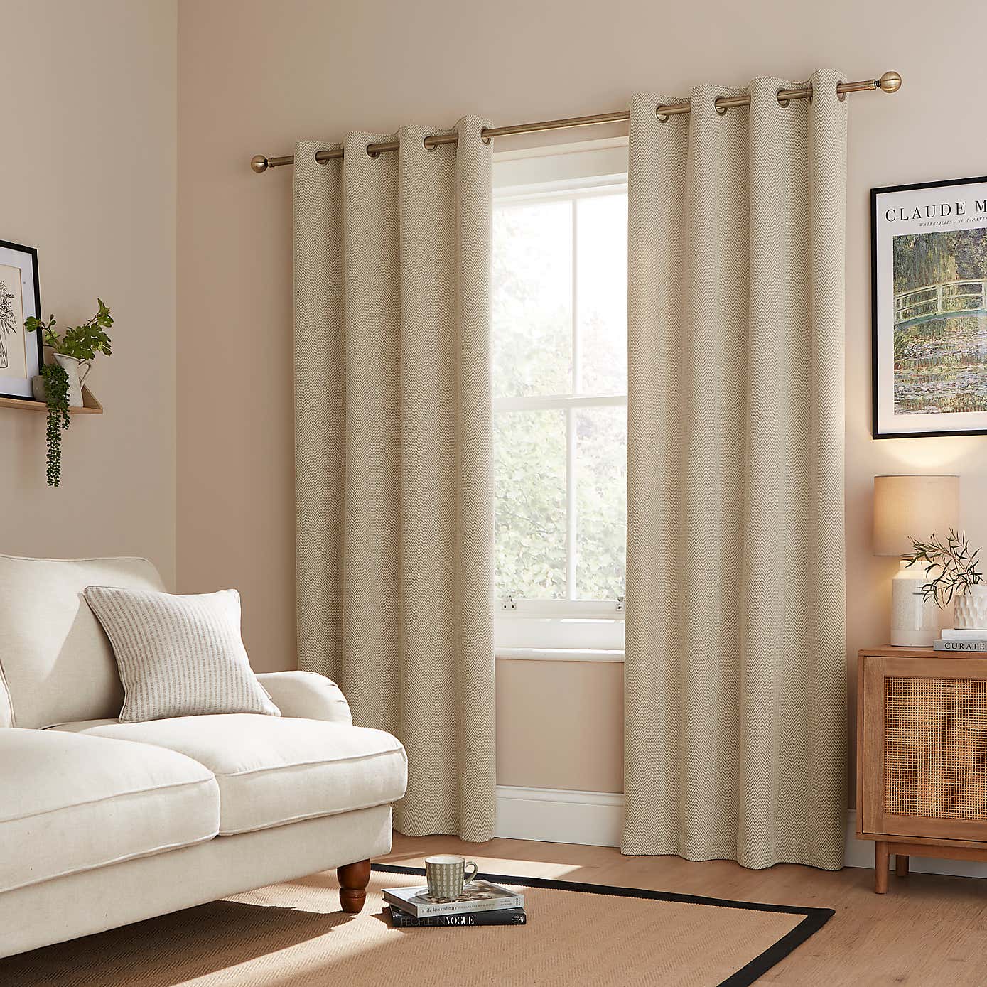 Carousel zoom image position 2 of 5