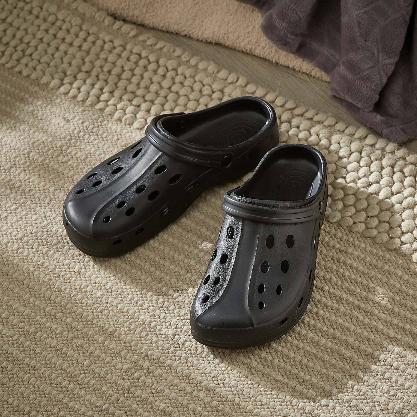 Carousel zoom image position 4 of 4