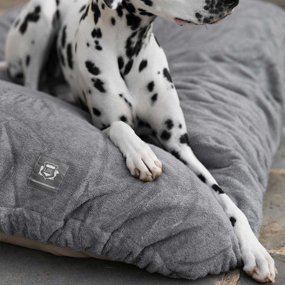 Carousel navigation image position 2 of 3