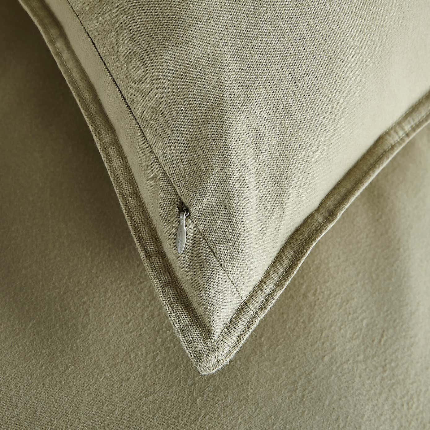 Carousel zoom image position 5 of 7