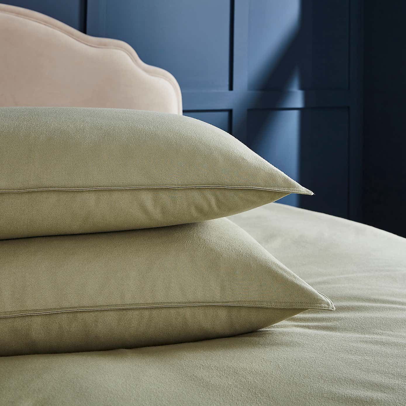 Carousel zoom image position 6 of 7