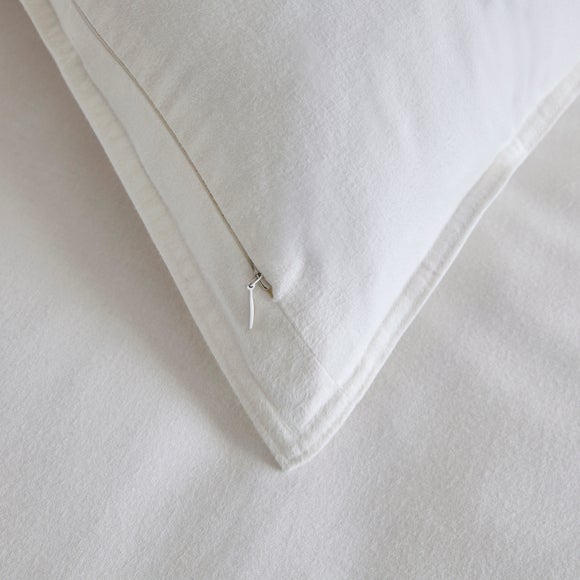 Carousel navigation image position 5 of 7