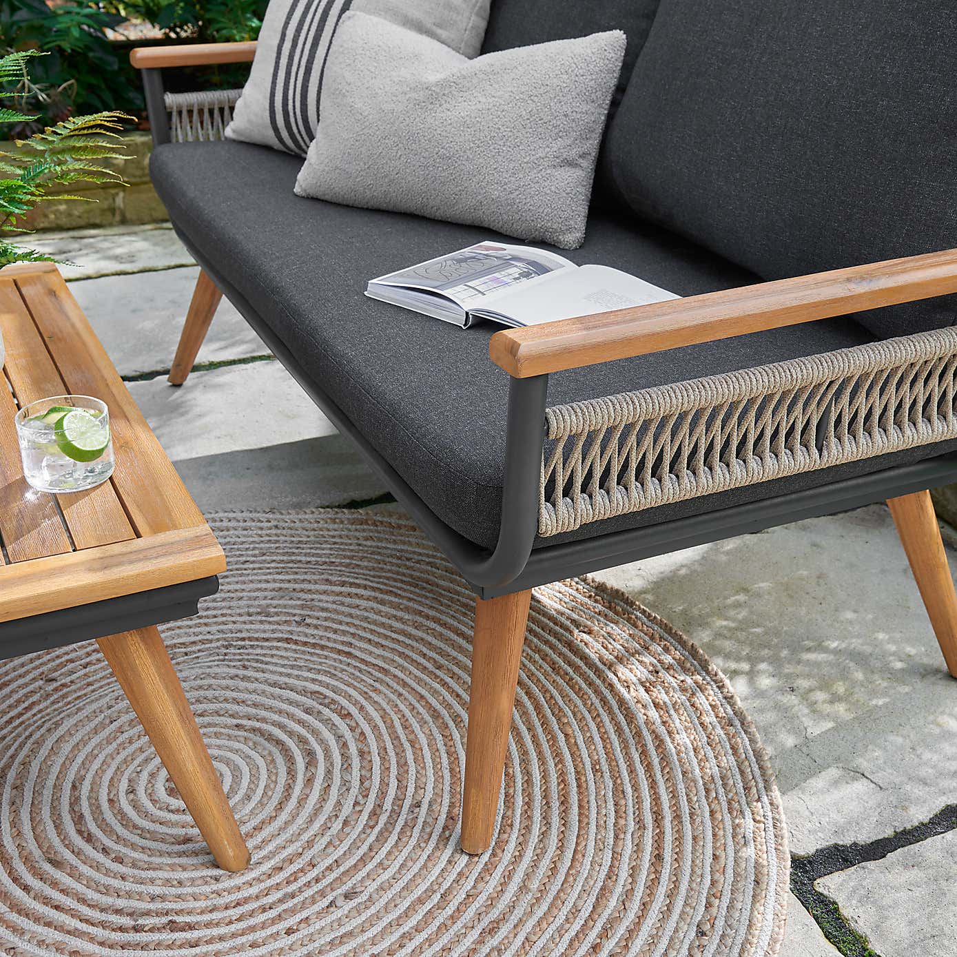 Carousel zoom image position 2 of 4