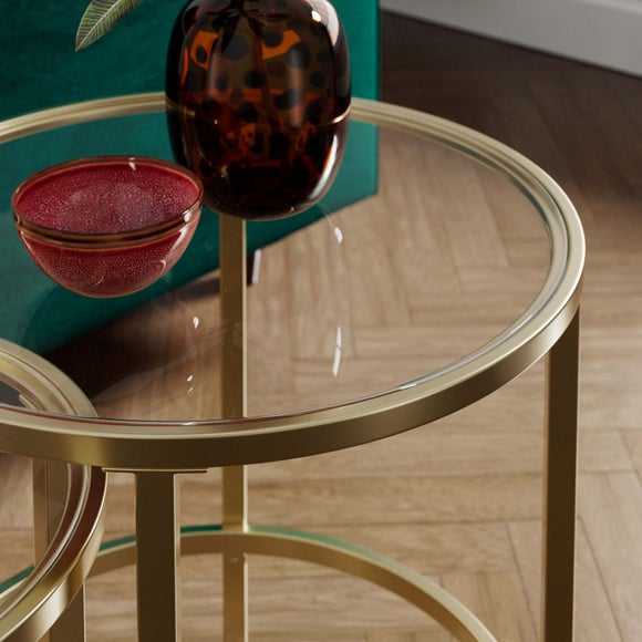 Carousel navigation image position 3 of 6