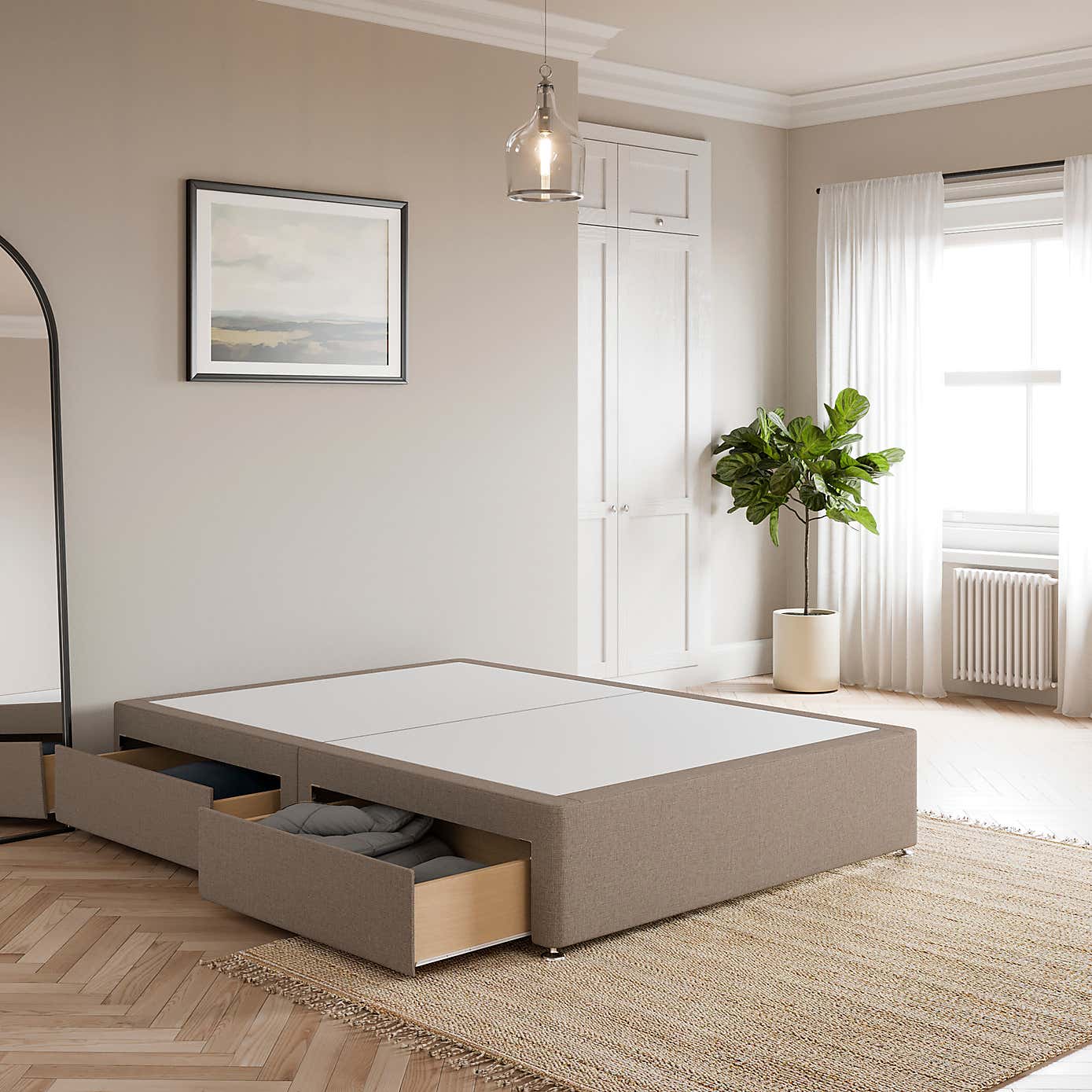 Carousel zoom image position 2 of 3